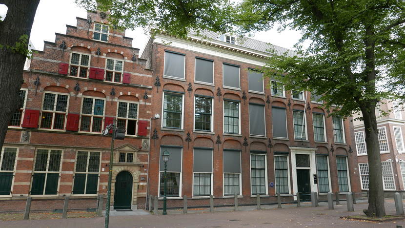 Lange Voorhout 8